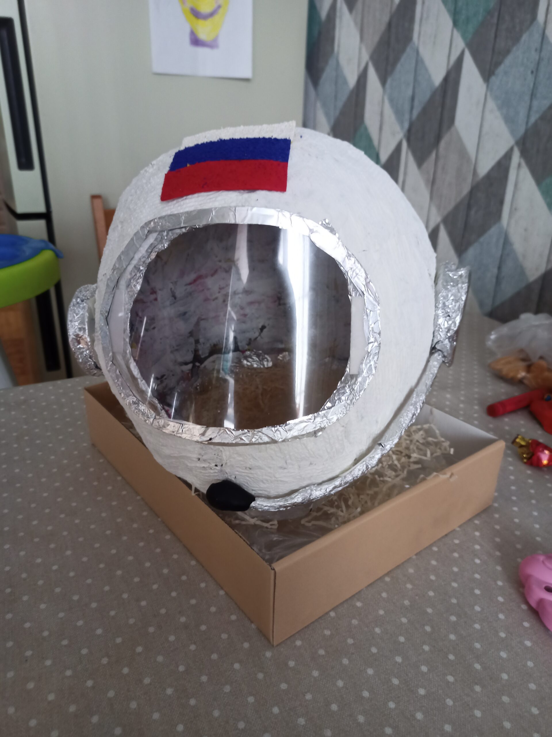 Как сделать шлем космонавта